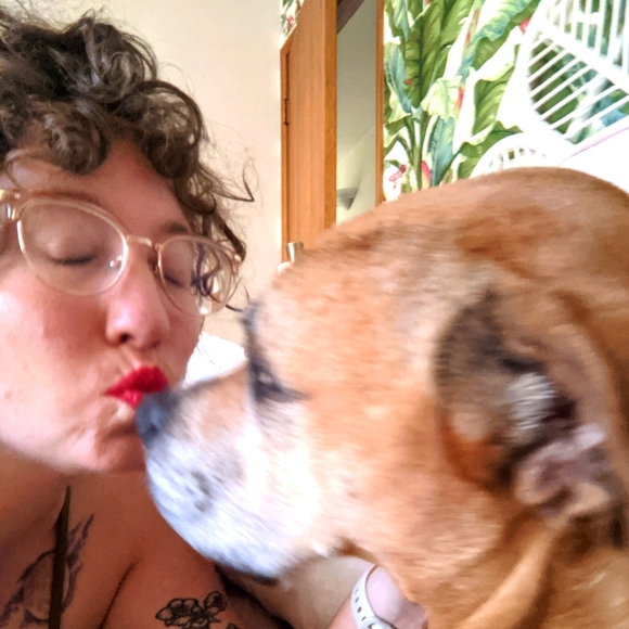 Meet your Posher, Becca - Picture 1 of 1